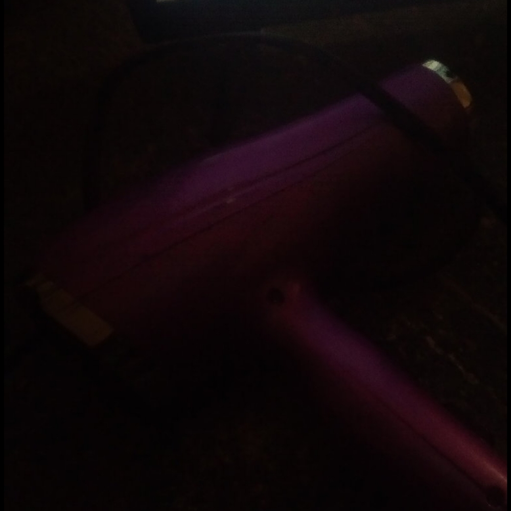 Purple hairdryer - Picture 2 of 2